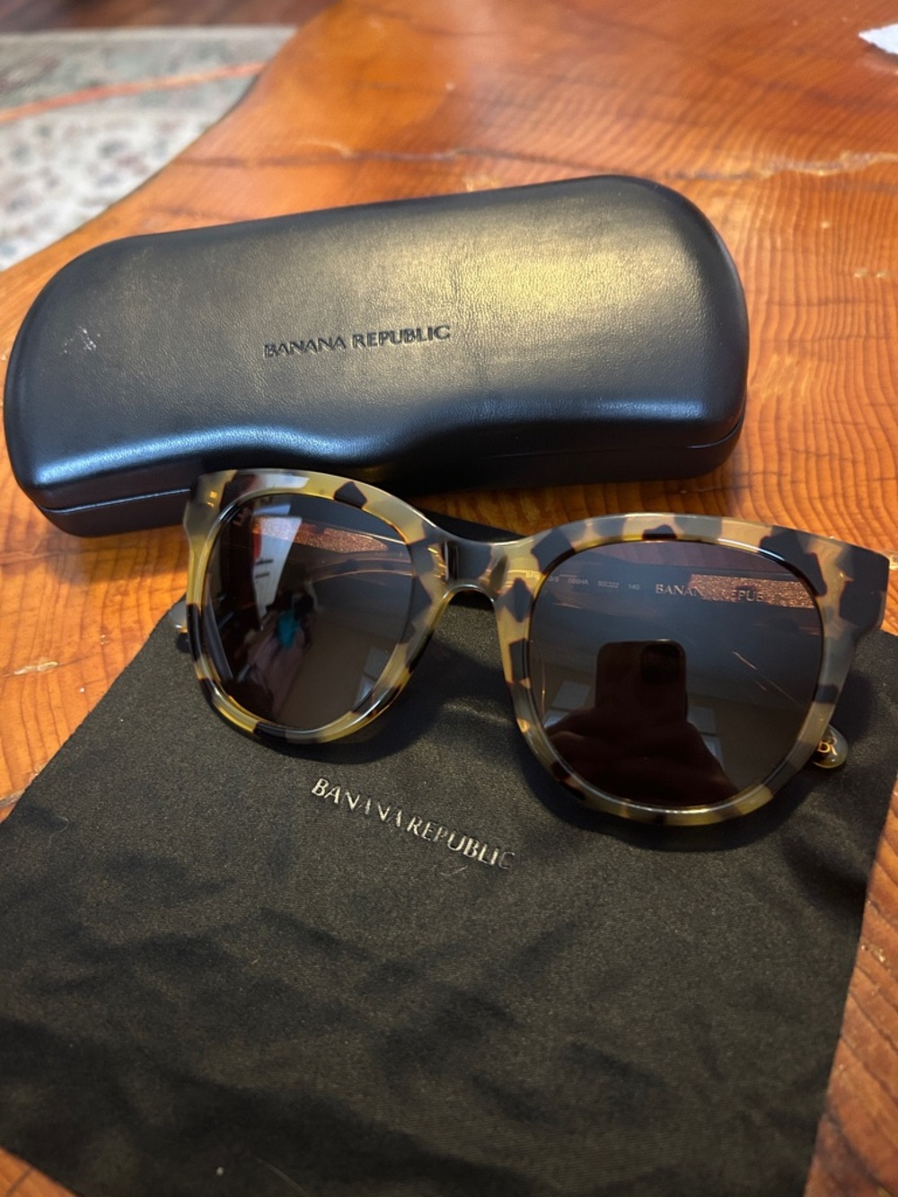 Banana Republic Men’s Tortoise Pattern Sunglasses Brown/Black Unisex